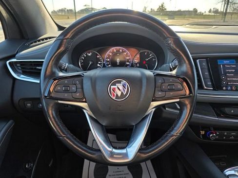 Used 2023 Buick Enclave Premium image 9