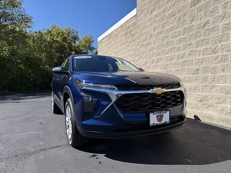 Used 2024 Chevrolet Trax LS FWD image 1