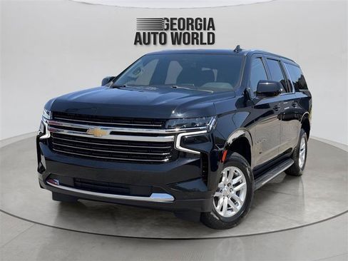 Used 2022 Chevrolet Suburban LT RWD image 4
