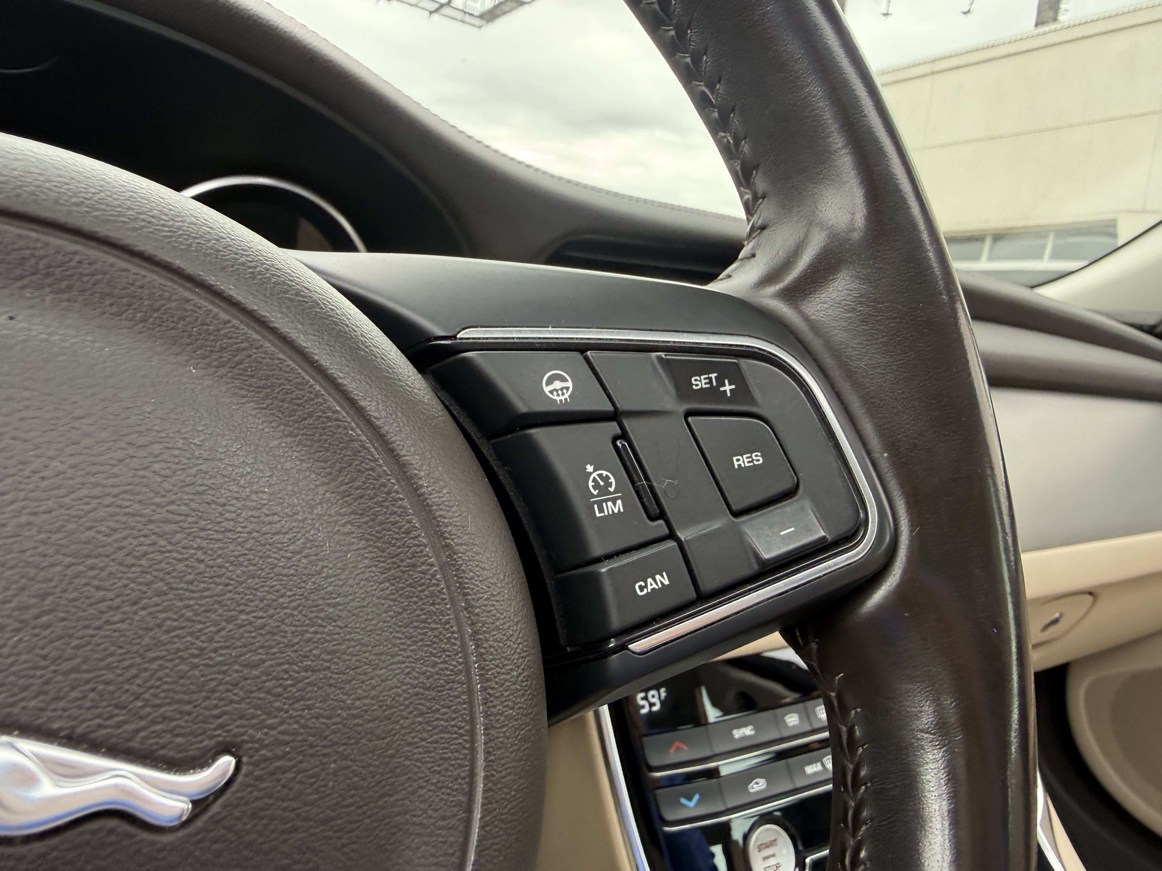 Used 2017 Jaguar XF Prestige AWD/4WD image 14