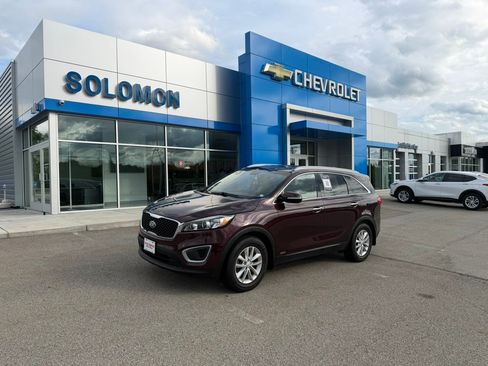 Used 2018 Kia Sorento AWD image 2