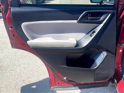 Used 2016 Subaru Forester 2.5i Premium w/ All-Weather Package image 18