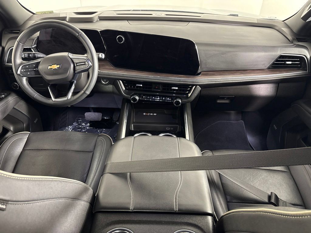 Certified 2025 Chevrolet Suburban Premier RWD image 14