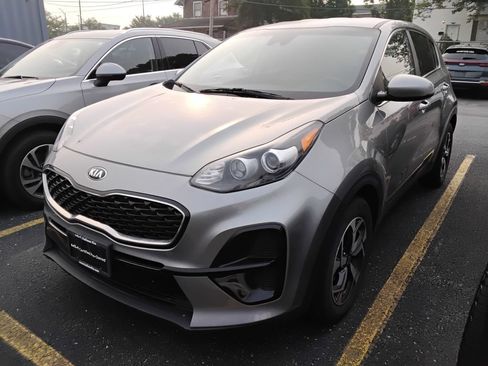 Used 2020 Kia Sportage LX FWD image 2