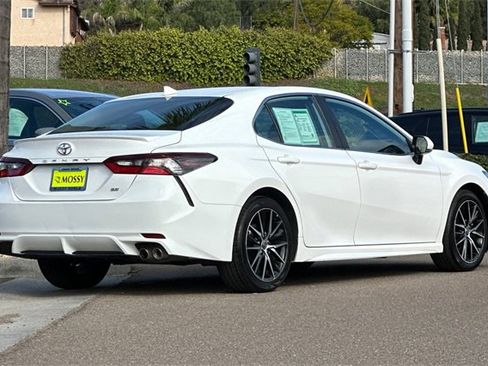 Used 2023 Toyota Camry SE image 5