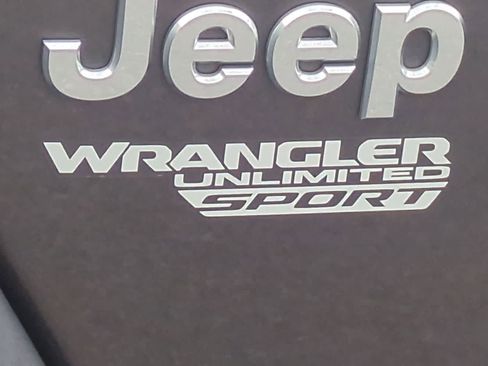 Certified 2018 Jeep Wrangler Unlimited Sport S AWD/4WD image 13