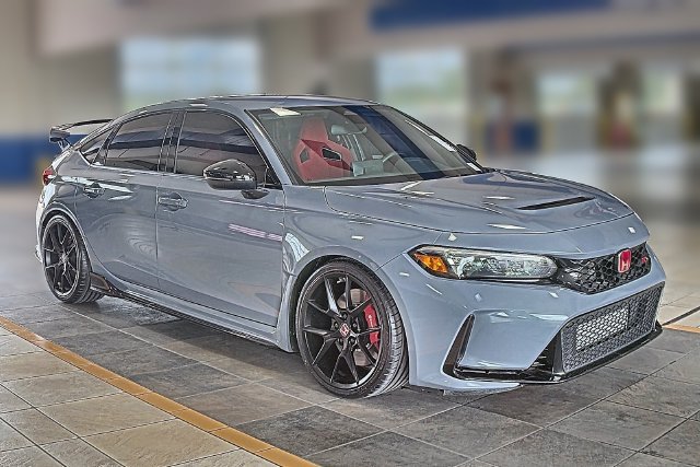 Used 2025 Honda Civic Type R image 2