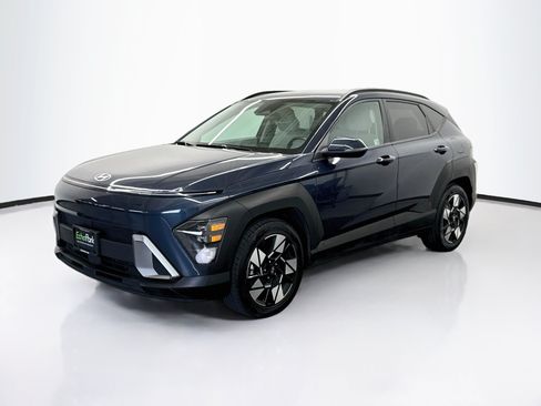 Used 2025 Hyundai Kona SEL FWD image 3