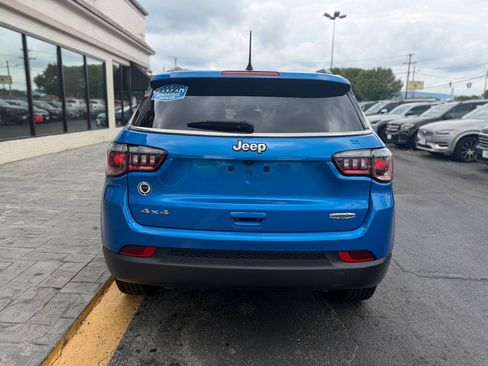 Used 2024 Jeep Compass Latitude AWD/4WD image 8