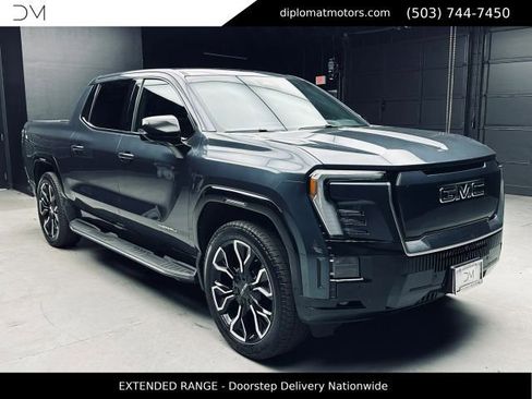 Used 2025 GMC Sierra EV Denali AWD/4WD image 9