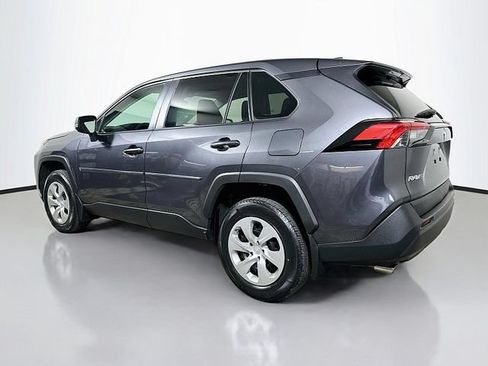 Used 2022 Toyota RAV4 LE AWD/4WD image 5