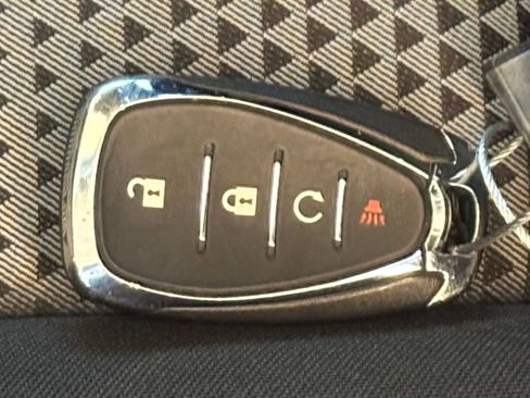 Used 2025 Chevrolet Trax LT image 25