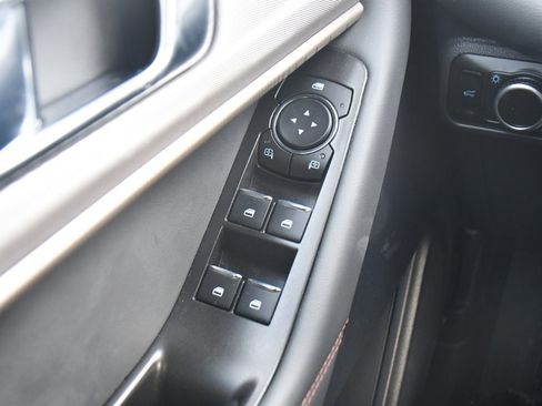 Used 2025 Ford Explorer Active image 25