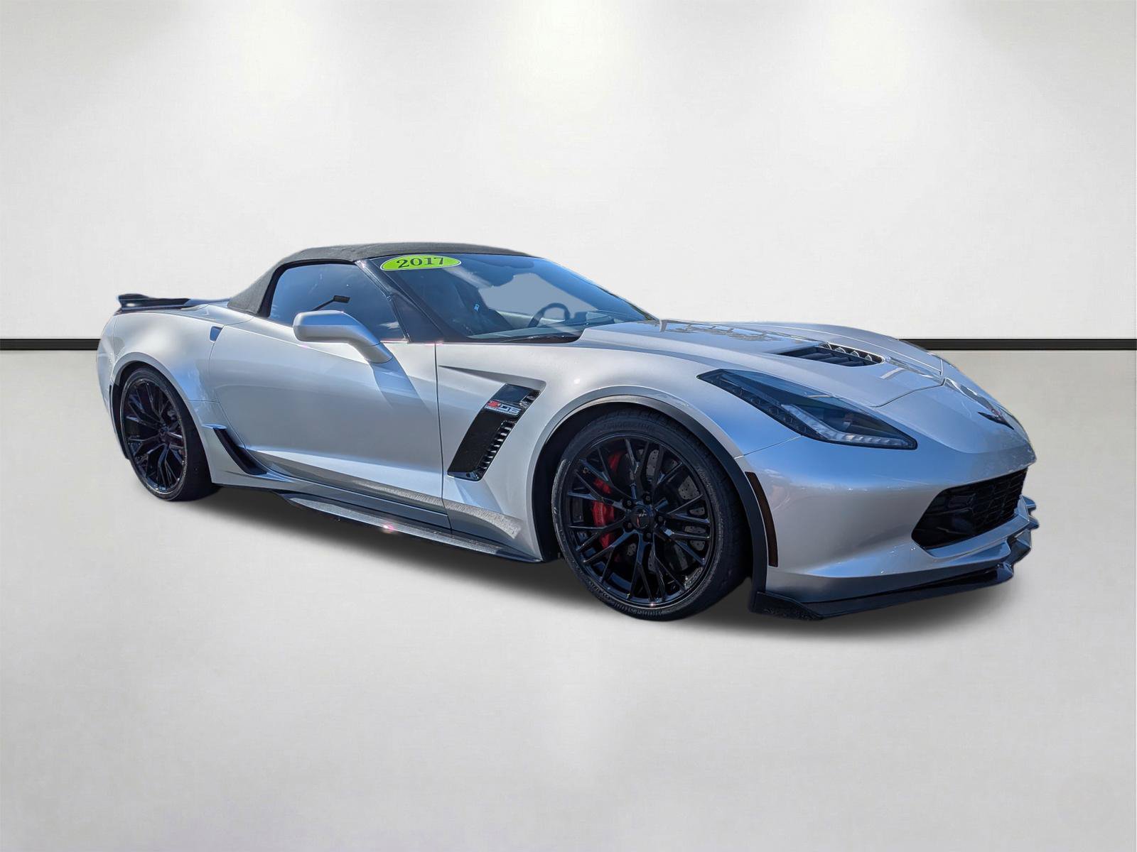 Used 2017 Chevrolet Corvette Z06 RWD image 2