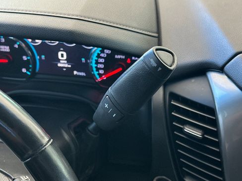 Used 2020 Chevrolet Suburban Premier image 28