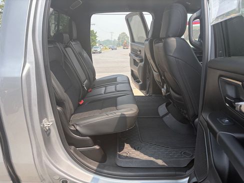 Used 2024 RAM 1500 Big Horn AWD/4WD image 29