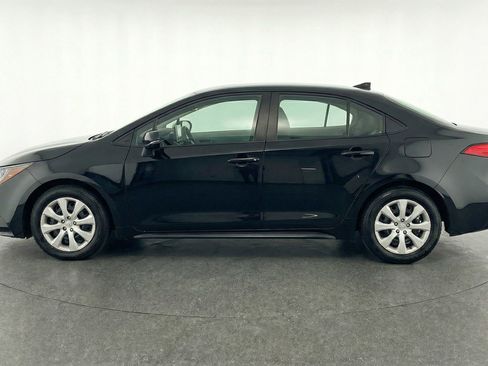 Used 2025 Toyota Corolla LE FWD image 5