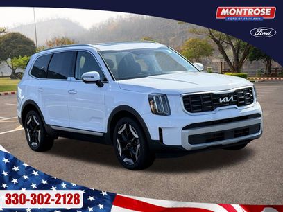 Used 2024 Kia Telluride S w/ S Sunroof Package