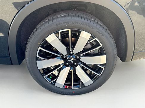 New 2026 Mitsubishi Outlander SEL image 33