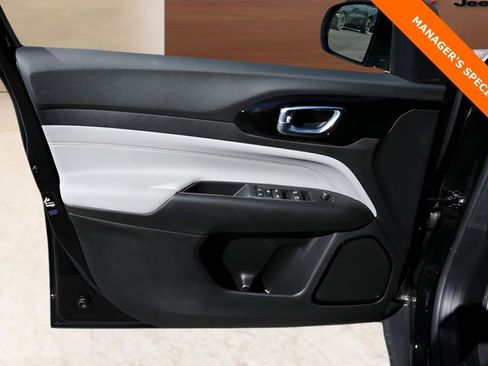 New 2026 Jeep Compass Limited image 10