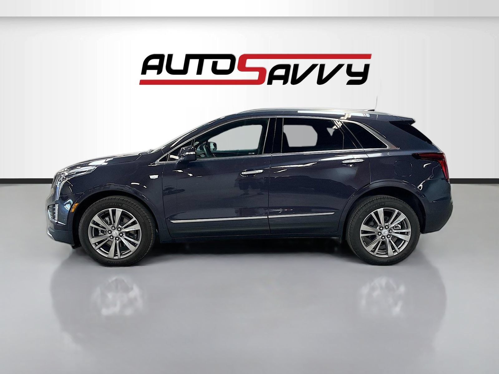 Used 2025 Cadillac XT5 Premium Luxury w/ Technology Package AWD/4WD image 4