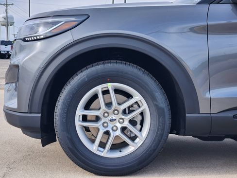 New 2026 Ford Explorer Active w/ Active Comfort Package RWD image 9