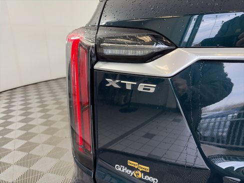 Certified 2024 Cadillac XT6 Sport w/ Technology Package AWD/4WD image 18