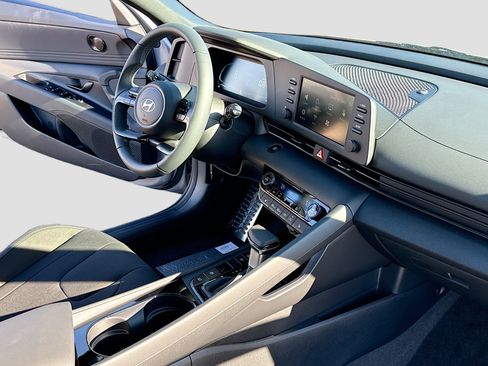 New 2026 Hyundai Elantra SEL Sport Premium image 5