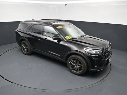 Used 2025 Ford Explorer ST-Line w/ ST-Line Street Pack AWD/4WD image 43
