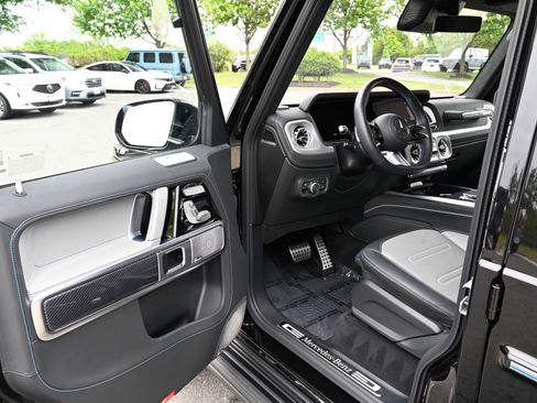 Used 2025 Mercedes-Benz G 580 w/ EQ Technology image 16