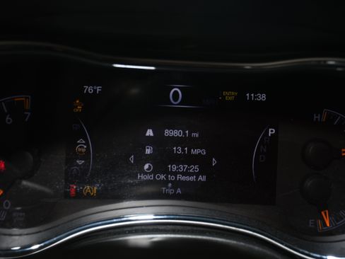 Used 2020 Jeep Grand Cherokee Trailhawk w/ Trailhawk Luxury Group image 15