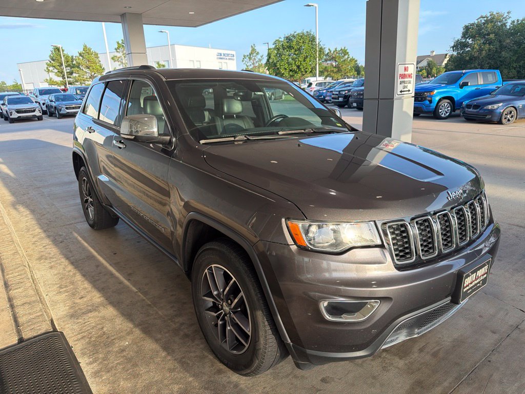 Used 2017 Jeep Grand Cherokee Limited AWD/4WD image 3