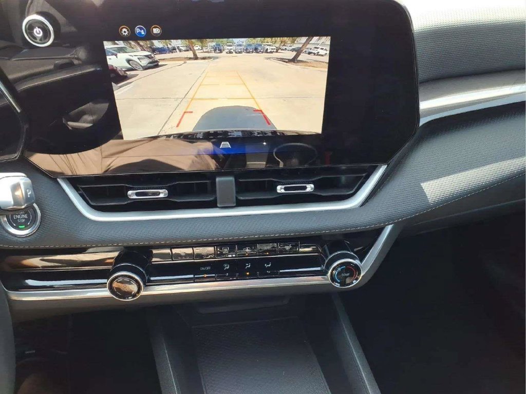 Used 2026 Chevrolet Equinox LT FWD image 14