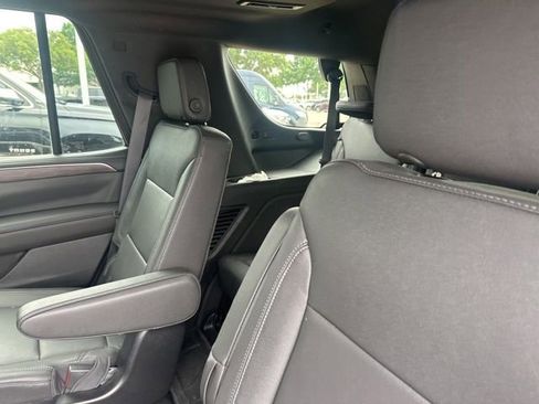 Used 2022 Chevrolet Tahoe LT w/ Luxury Package image 8