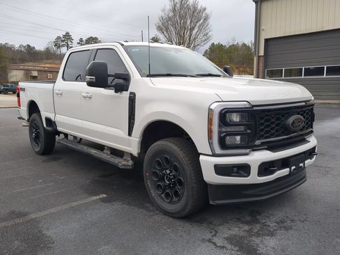 Used 2025 Ford F350 Lariat w/ Black Appearance Package AWD/4WD image 2