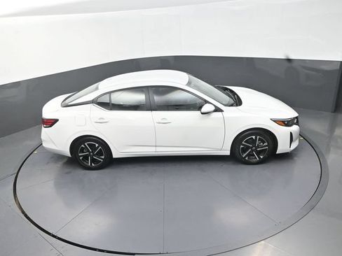 Used 2025 Nissan Sentra SV FWD image 30