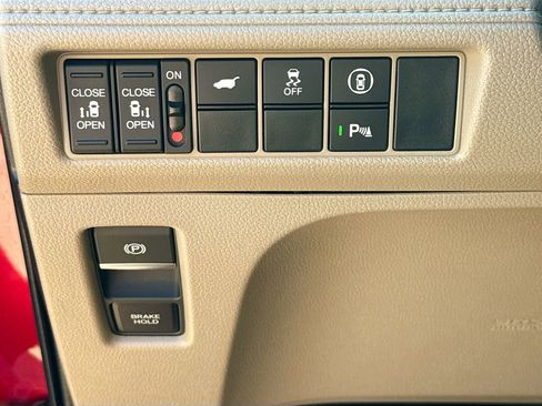 Used 2023 Honda Odyssey Touring image 10