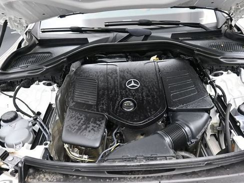 Used 2024 Mercedes-Benz GLC 300 image 31