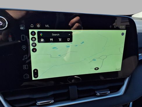 Used 2025 Chevrolet Equinox LT image 5