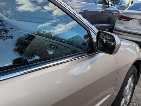 Used 2000 Honda Accord EX image 19