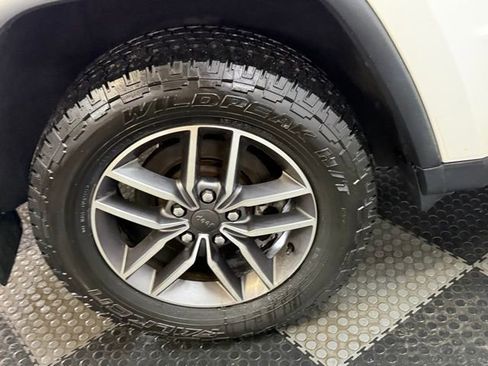 Used 2021 Jeep Grand Cherokee Limited image 13