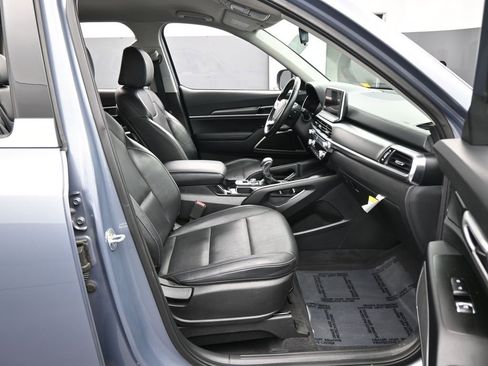 Used 2022 Kia Telluride LX image 35