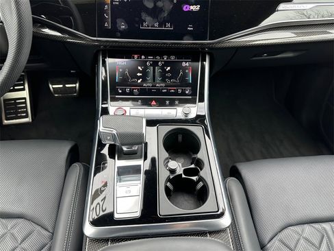 Used 2022 Audi SQ8 Prestige image 11