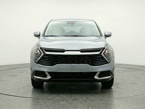 Used 2025 Kia Sportage LX image 1