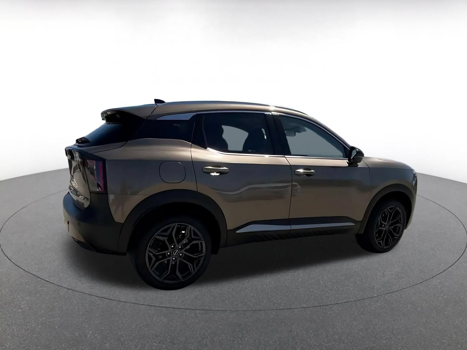 Used 2026 Nissan Kicks SR AWD/4WD image 14