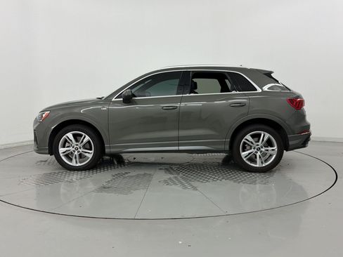 Certified 2021 Audi Q3 2.0T Premium w/ Convenience Package AWD/4WD image 2