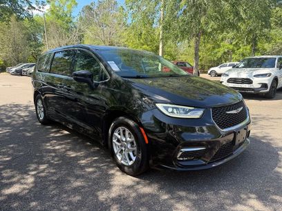 Used 2023 Chrysler Pacifica Touring-L