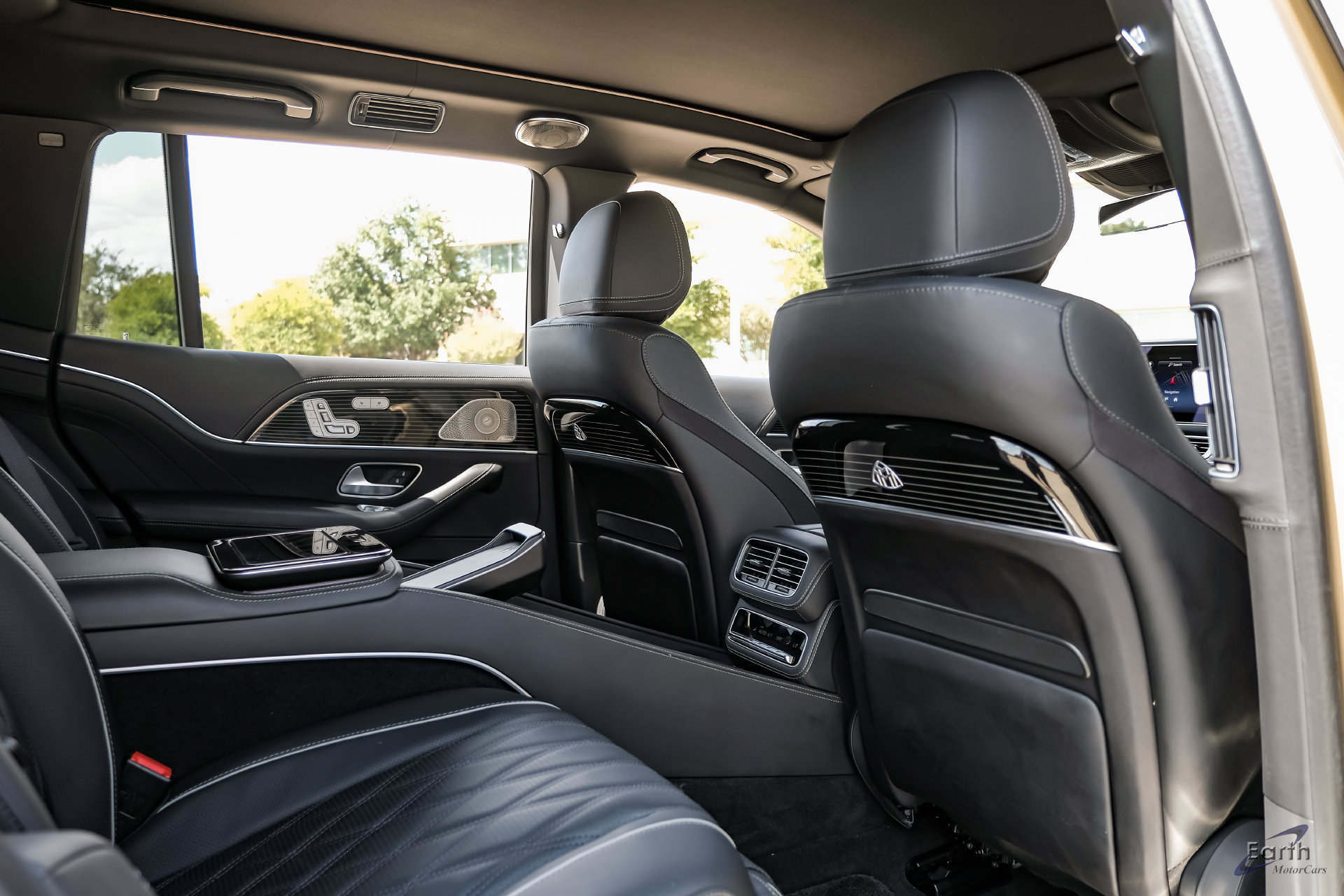 Used 2024 Mercedes-Benz Maybach GLS 600 4MATIC image 85