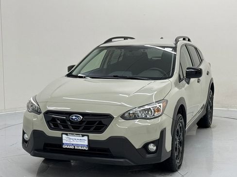 Used 2023 Subaru Crosstrek 2.0i Premium w/ Popular Package #3 image 1