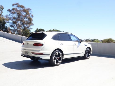 Certified 2023 Bentley Bentayga AWD/4WD image 12